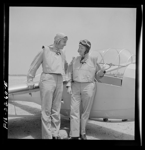 Parris Island, South Carolina. U.S. Marine Corps glider detachment training camp. Trainees ready for flight