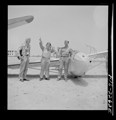 Parris Island, South Carolina. U.S. Marine Corps glider detachment training camp. Trainees ready for flight