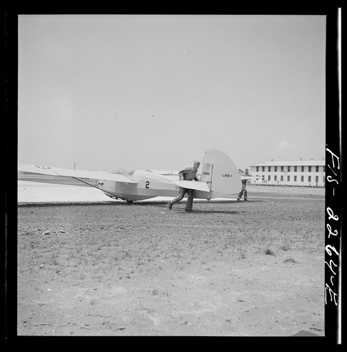 Parris Island, South Carolina. U.S. Marine Corps glider detachment training camp. Trainees ready for flight