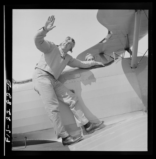 Parris Island, South Carolina. U.S. Marine Corps glider detachment training camp. Trainees ready for flight