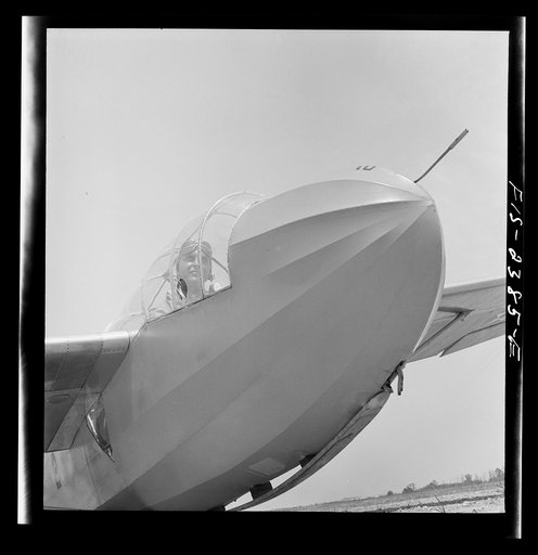 Parris Island, South Carolina. U.S. Marine Corps glider detachment training camp. Trainee ready for flight