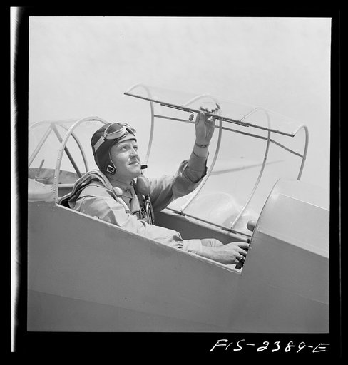 Parris Island, South Carolina. U.S. Marine Corps glider detachment training camp. Trainee ready for flight
