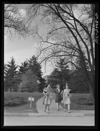Between classes on the campus at Iowa State College. Ames, Iowa