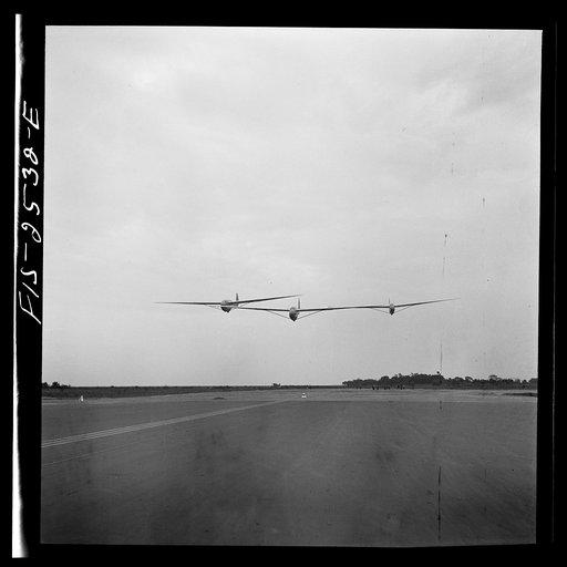 Parris Island, South Carolina. U.S. Marine Corps glider detachment training camp. Marine glider planes in flight