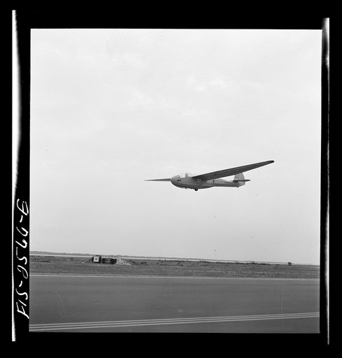 Parris Island, South Carolina. U.S. Marine Corps glider detachment training camp. Glider plane in flight
