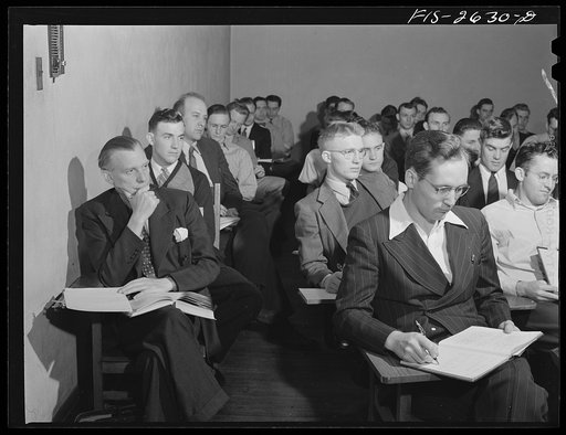 A class in agricultural engineering at Iowa State College. Ames, Iowa