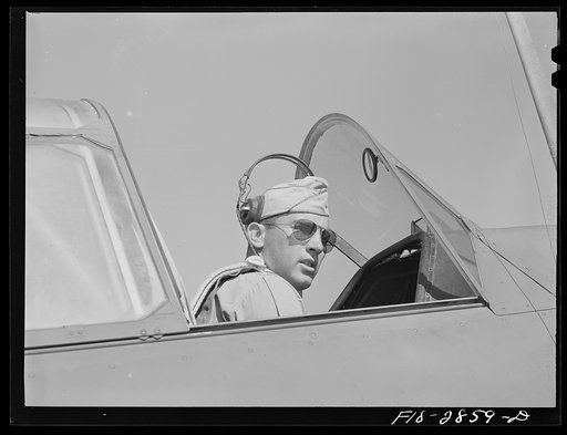 Lieutenent of pursuit squadron stationed at Lake Muroc, California