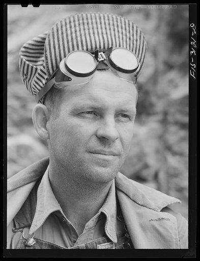 Douglas Dam, Tennessee. Tennessee Valley Authority (TVA). Welder