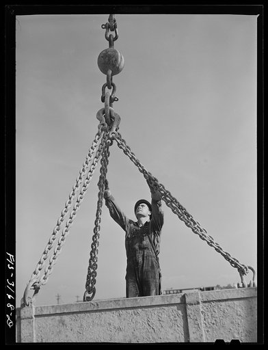Fort Loudon [i.e., Loudoun] Dam, Tennessee. Tennessee Valley Authority (TVA). Rigger
