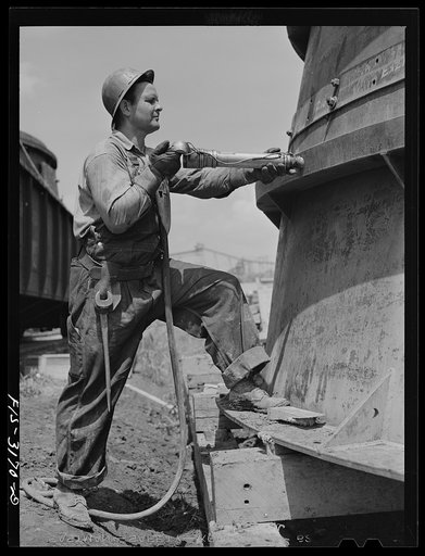 Fort Loudon [i.e., Loudoun] Dam, Tennessee. Tennessee Valley Authority (TVA). Riveter