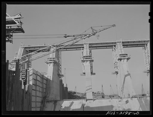 Untitled photo, possibly related to: Fort Loudon [i.e., Loudoun] Dam, Tennessee. Tennessee Valley Authority (TVA). Construction
