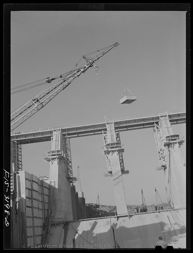 Untitled photo, possibly related to: Fort Loudon [i.e., Loudoun] Dam, Tennessee. Tennessee Valley Authority (TVA). Construction