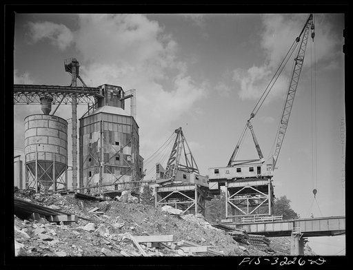 Douglas Dam, Tennessee. Tennessee Valley Authority (TVA). Cement mixing tower and electric cranes