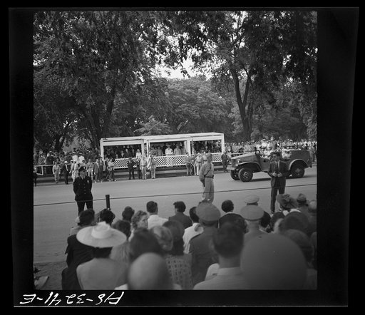 Untitled photo, possibly related to: Washington, D.C. President Roosevelt reviewing the Memorial Day parade