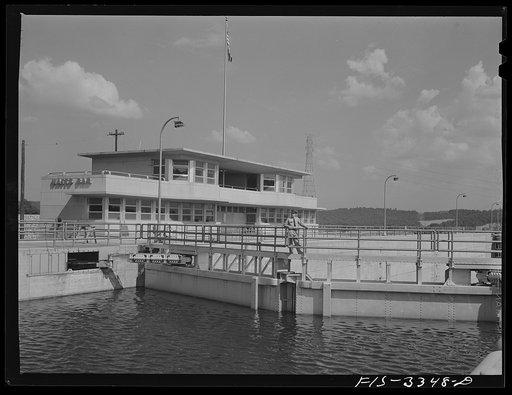Watts Bar Dam, Tennessee. Tennessee Valley Authority (TVA). Lock