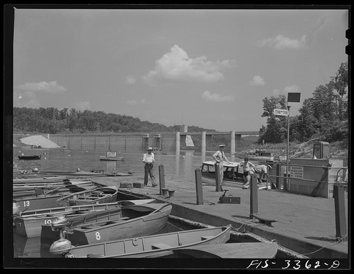 Norris Dam, Tennessee. Tennessee Valley Authority (TVA). Boats moored at Norris Lake