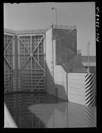 Watts Bar Dam, Tennessee. Tennessee Valley Authority (TVA). Lock