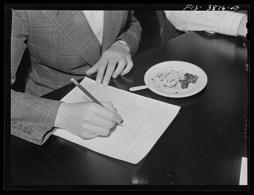 Recording data concerning aroma, appearance and flavor of dehydrated vegetables. Regional agricultural research laboratory, Albany, California