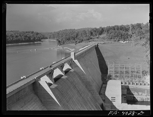 Norris Dam, Tennessee (Tennessee Valley Authority (TVA)). Norris Dam pushes back the Tennessee River seventy-two miles to form Norris Lake