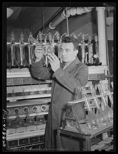 Knoxville, Tennessee (Tennessee Valley Authority (TVA)). Nitrogen determination apparatus in TVA research at University of Tennessee