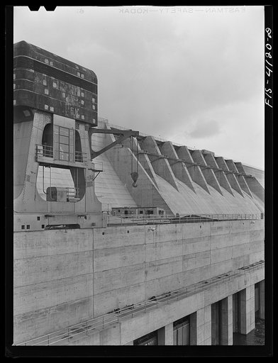 Cherokee Dam, Tennessee (Tennessee Valley Authority (TVA)). Gantry crane and spillway