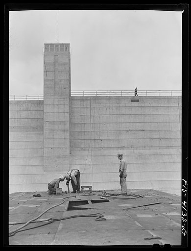 Cherokee Dam, Tennessee (Tennessee Valley Authority (TVA)). Riveters