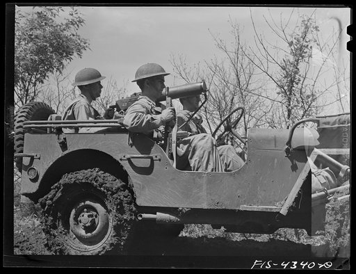 Fort Riley, Kansas. Machine gun crew of a jeep