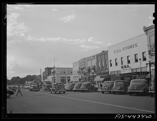 Untitled photo, possibly related to: Florence, Alabama (Tennessee Valley Authority (TVA)). Saturday afternoon
