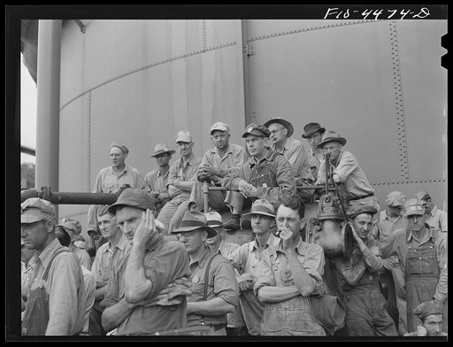 Wilson Dam, Alabama (Tennessee Valley Authority (TVA)). Workers at safety meeting