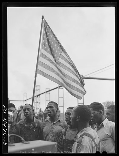 Wilson Dam, Alabama (Tennessee Valley Authority (TVA)). Workers at safety meeting