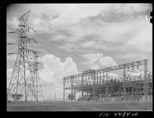 Wilson Dam, Alabama (Tennessee Valley Authority (TVA)). Electrical switchyard