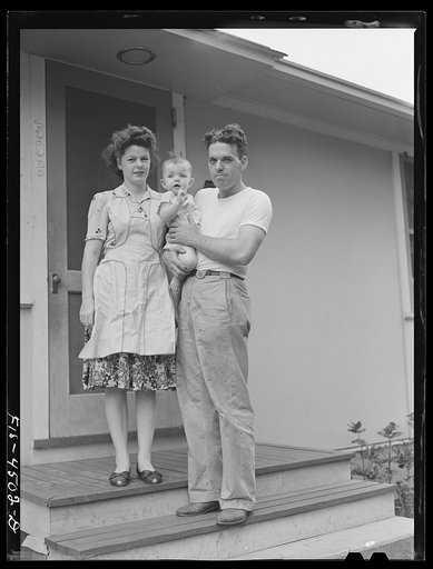 Sheffield, Alabama (Tennessee Valley Authority (TVA)). Worker and family
