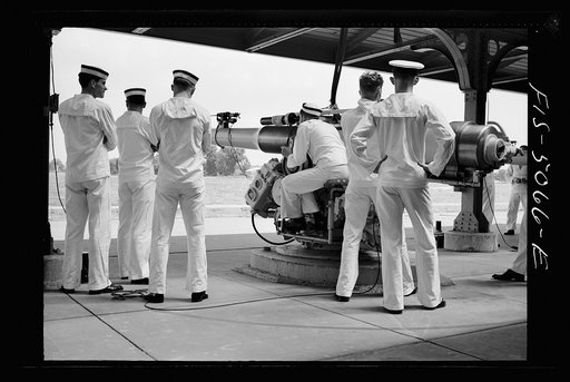 U.S. Naval Academy, Annapolis, Maryland. Gunnery instructions