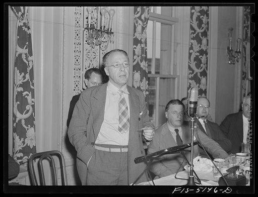 Washington, D.C. Mr. Este, a Swedish journalist, addressing Washington journalist at the National Press Club luncheon