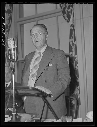 Washington, D.C. Mr. Este, a Swedish journalist, addressing Washington journalists at the National Press Club luncheon