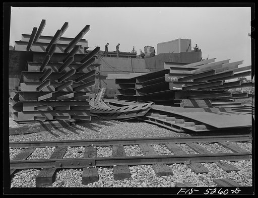 Decatur, Alabama. Ingalls Shipbuilding Company. Prefabricated parts made in Birmingham and brought by truck to the yards