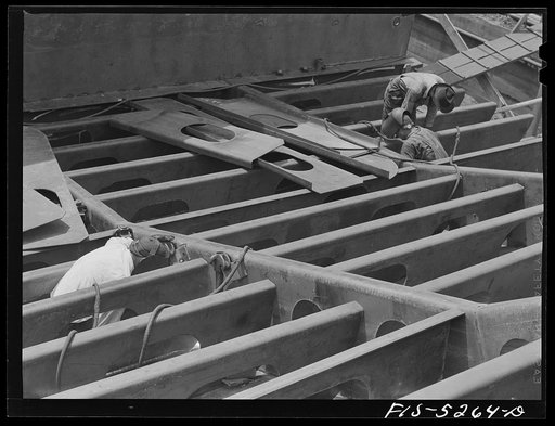 Decatur, Alabama. Ingalls Shipbuilding Company. Welders working on the stern of a barge