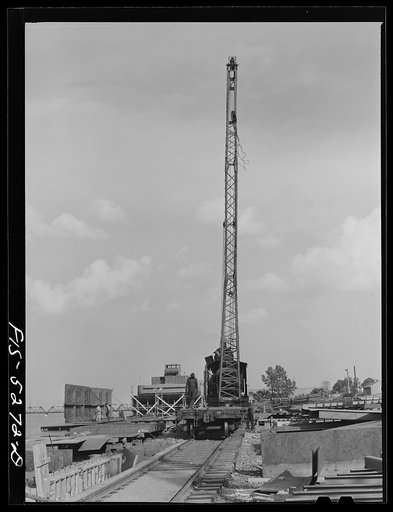 Decatur, Alabama. Ingalls Shipbuilding Company. Giant crane