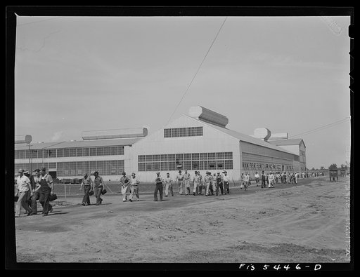 Sheffield, Alabama. Reynolds Alloys Company. Change of shifts