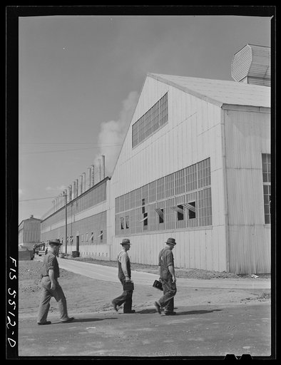 Untitled photo, possibly related to: Sheffield, Alabama. Reynolds Alloys Company. Workmen entering plant during change of shifts