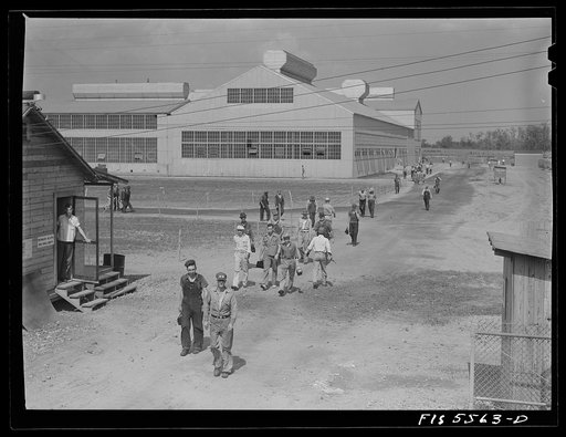 Untitled photo, possibly related to: Sheffield, Alabama. Reynolds Alloys Company. Change of shift