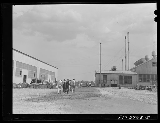 Untitled photo, possibly related to: Sheffield, Alabama. Reynolds Alloys Company. Change of shift