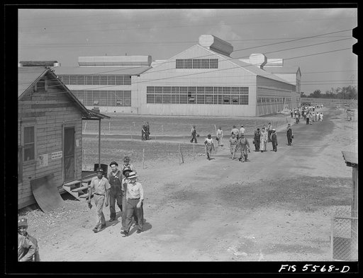 Untitled photo, possibly related to: Sheffield, Alabama. Reynolds Alloys Company. Change of shift