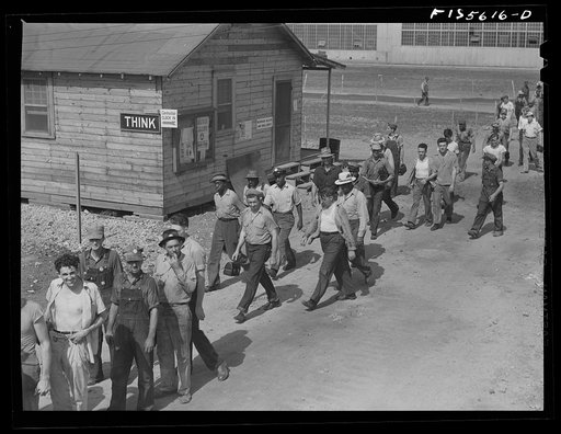 Sheffield, Alabama. Reynolds Alloys Company. Change of shift