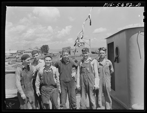 Ingalls Shipbuilding Company, Decatur, Alabama. Workmen at the launching of an Army barge