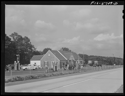 Pennsylvania Turnpike, Pennsylvania. Service station