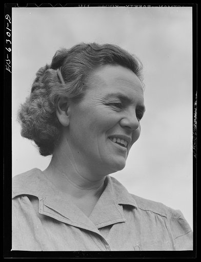 Vernon County, Wisconsin. Mrs. Minnie Saugstad, a member of the Home Makers' club
