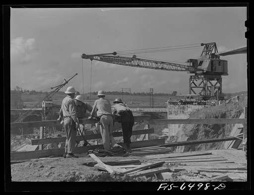 Fort Loudon [i.e., Loudoun] Dam, Tennessee (Tennessee Valley Authority (TVA)). Construction work
