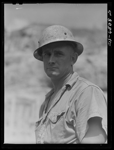 Fort Loudon [i.e., Loudoun] Dam, Tennessee (Tennessee Valley Authority (TVA)). Workman