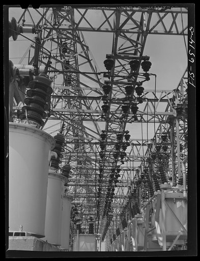 Chickamauga Dam, Tennessee (Tennessee Valley Authority (TVA)). Switchyard